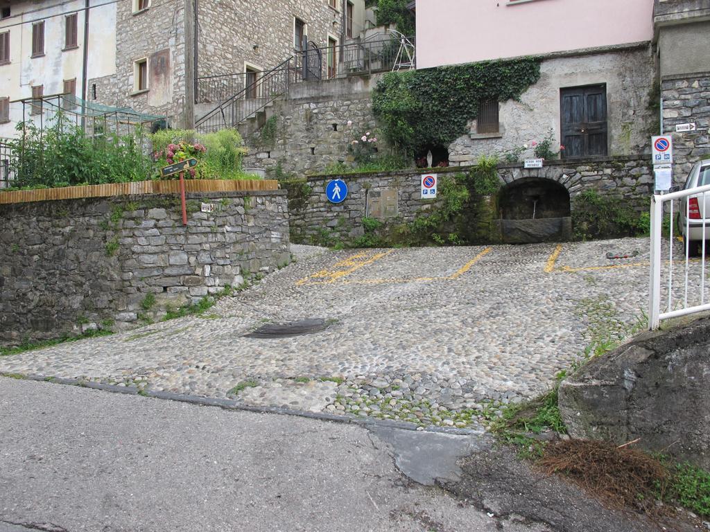 Agriturismo Madonna Dei Ceppi Lezzeno Extérieur photo