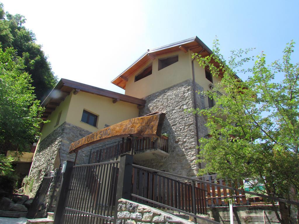Agriturismo Madonna Dei Ceppi Lezzeno Extérieur photo