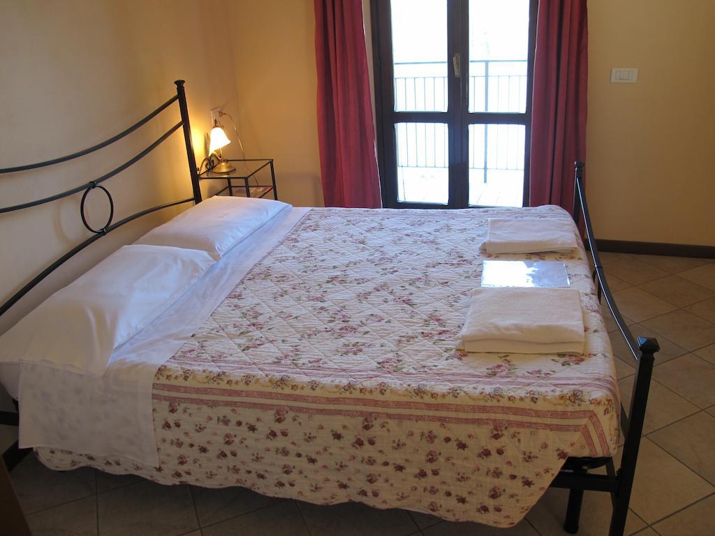 Agriturismo Madonna Dei Ceppi Lezzeno Extérieur photo