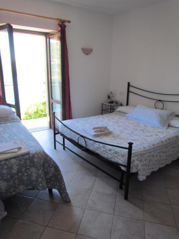 Agriturismo Madonna Dei Ceppi Lezzeno Extérieur photo