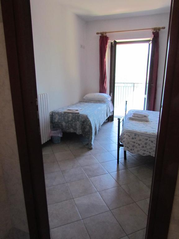 Agriturismo Madonna Dei Ceppi Lezzeno Extérieur photo