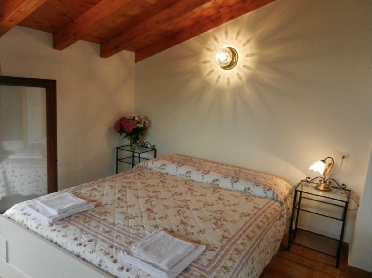 Agriturismo Madonna Dei Ceppi Lezzeno Extérieur photo
